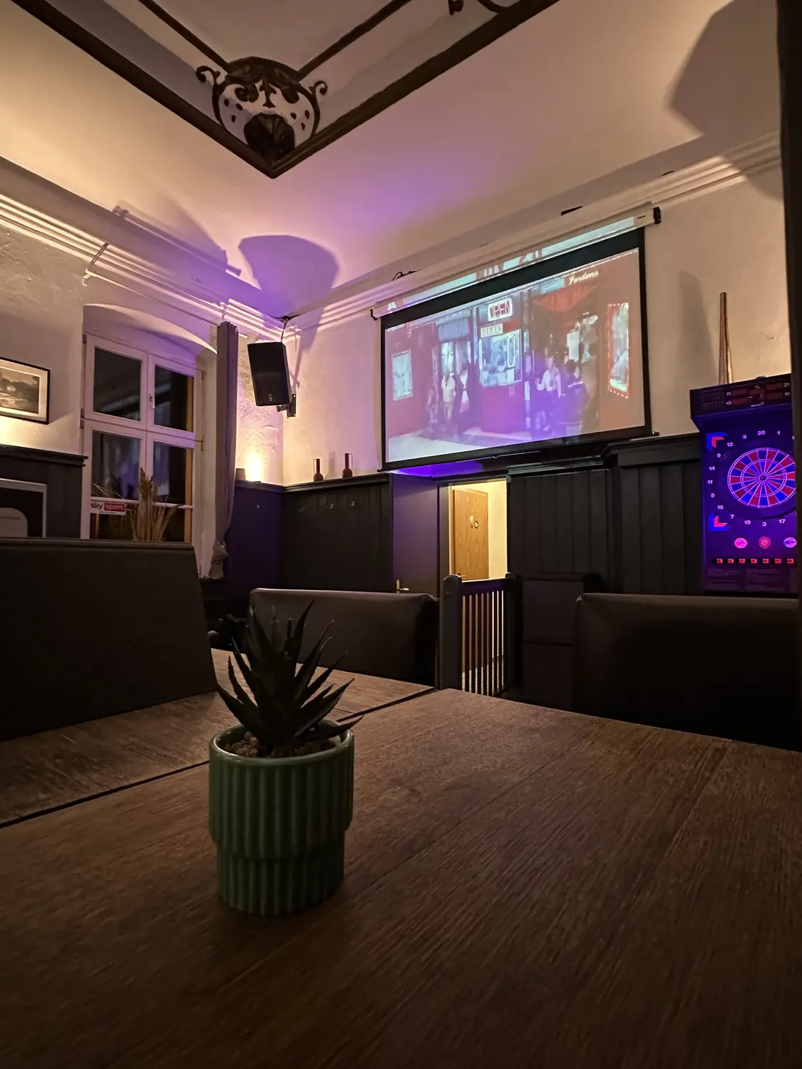 Live-Sport auf großer Leinwand im Stern
